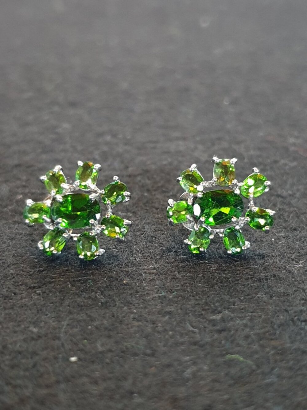 Elegant 925 Sterling Silver Green Chrome Diopside Flower Stud Earrings
